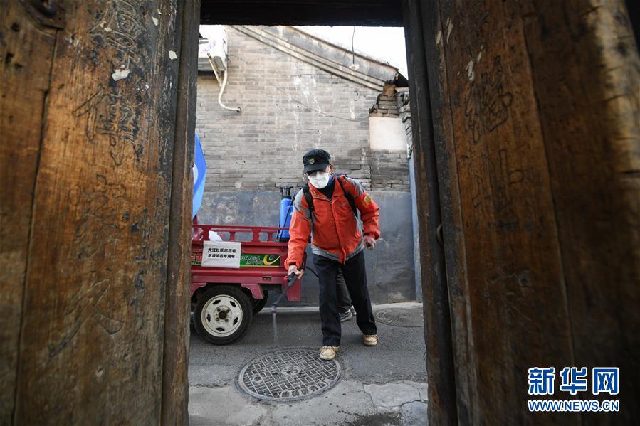 (习近平致敬的战“疫”英雄·社区工作者篇·图文互动)(8)他们,坚守一线战风雨