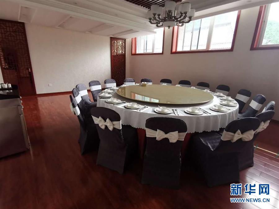 （新华视点·图文互动）（7）学校建漂亮点本无错，为何这所“豪华中学”让人困惑？